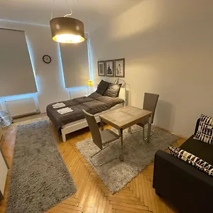 Charmante Altbauapartments Apostelgasse Hotel