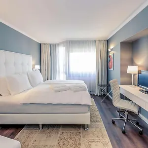 4* Otel Mercure Raphael