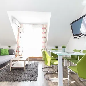 Karmeliter Flat | Contactless Check-in Apartament
