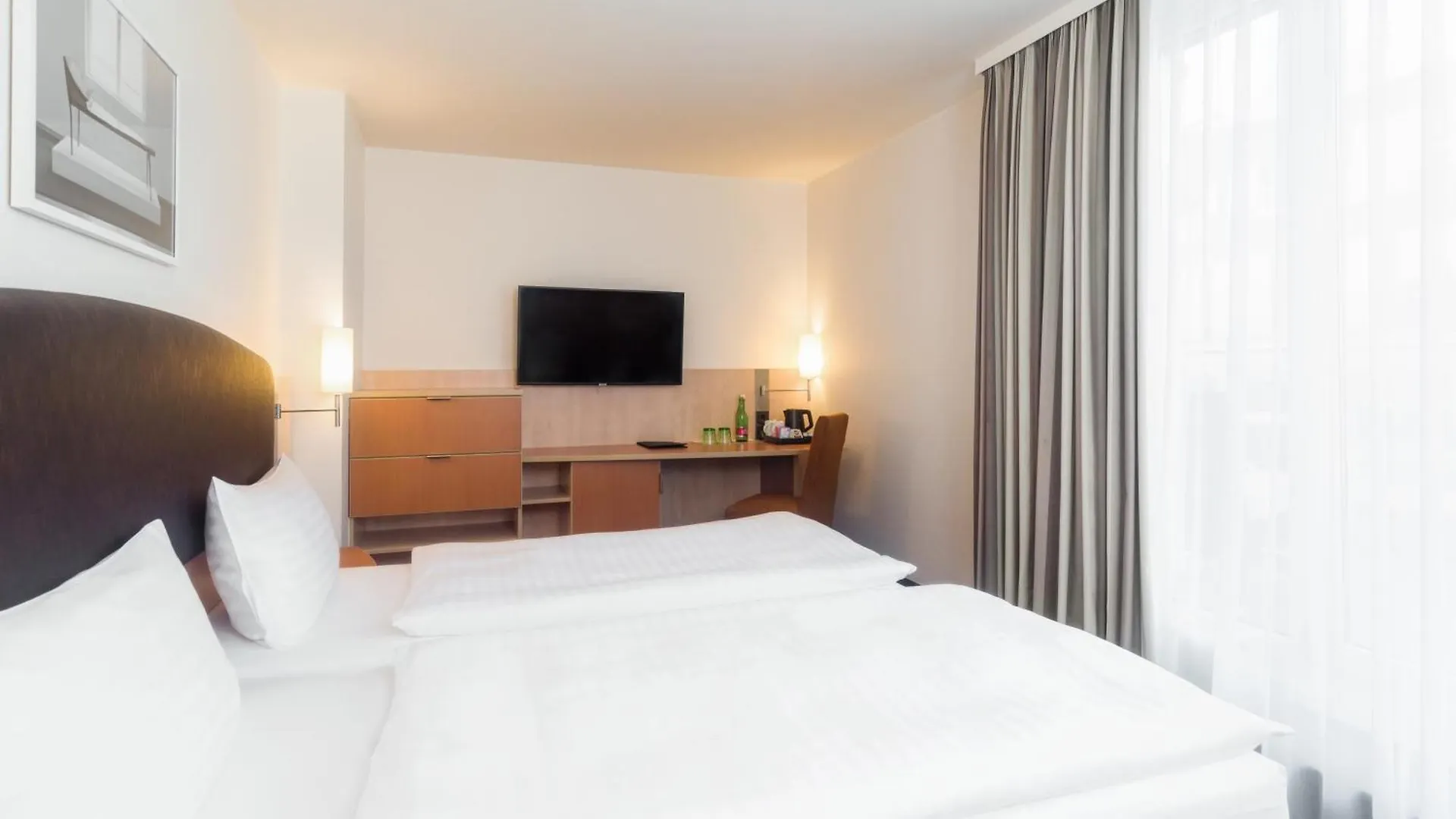 Intercityhotel Wien 4*, Viyana Avusturya