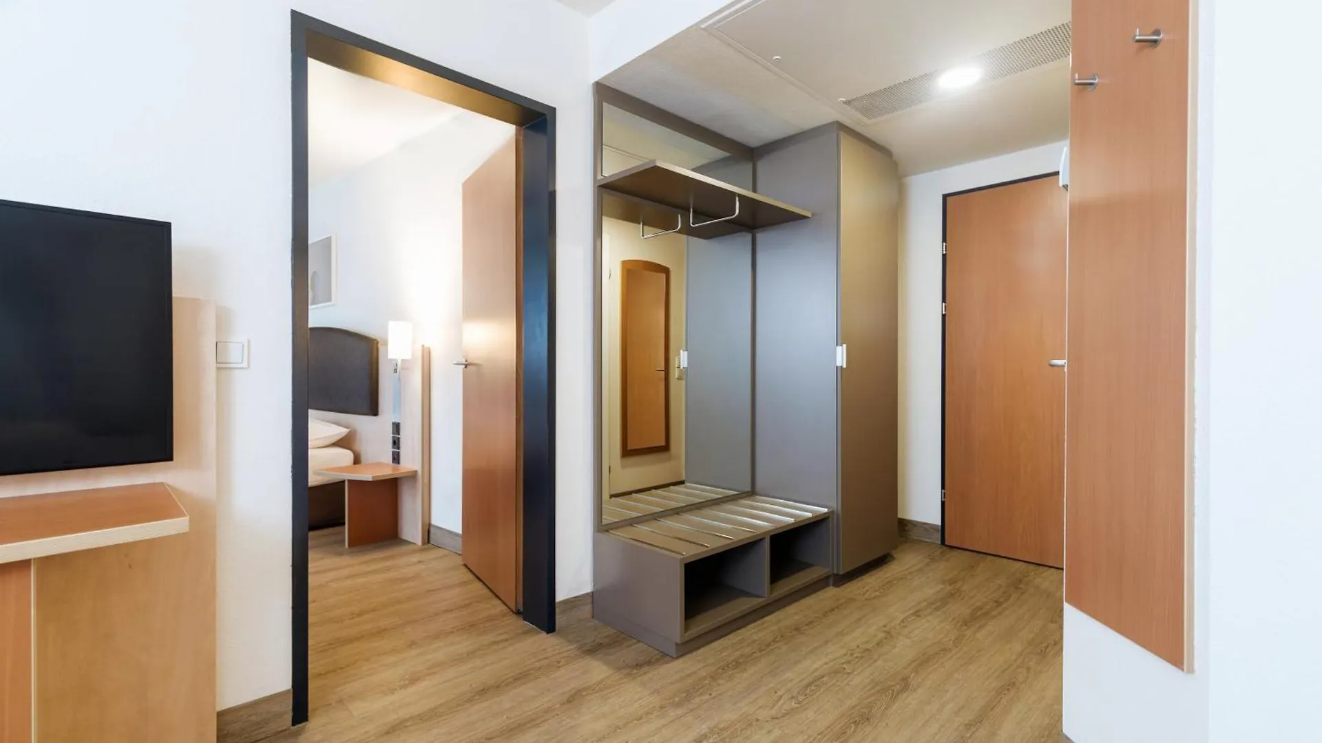Intercityhotel Wien 4*, Viyana Avusturya