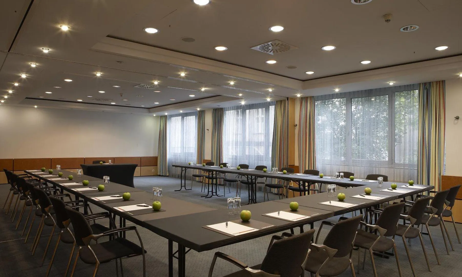 Otel Intercityhotel Wien