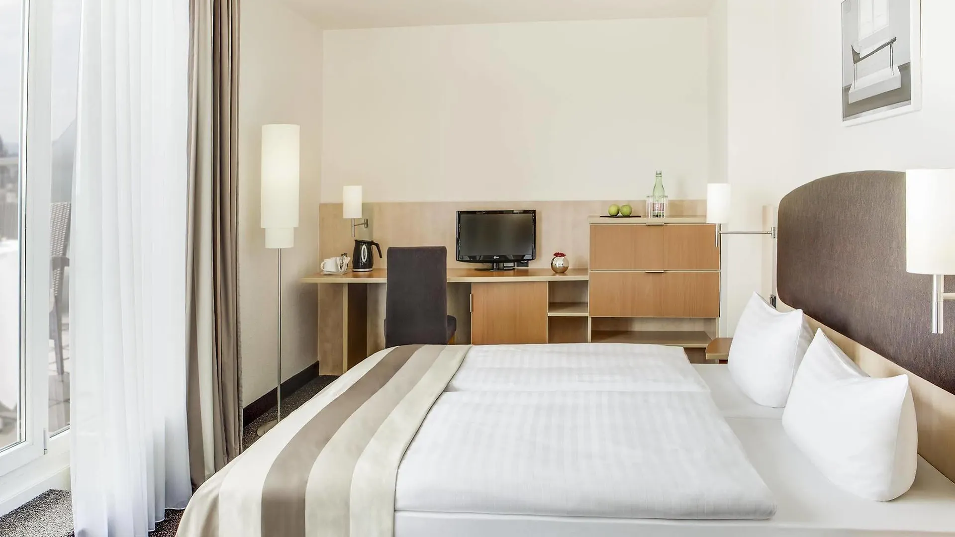 Intercityhotel Wien 4*, Viyana Avusturya