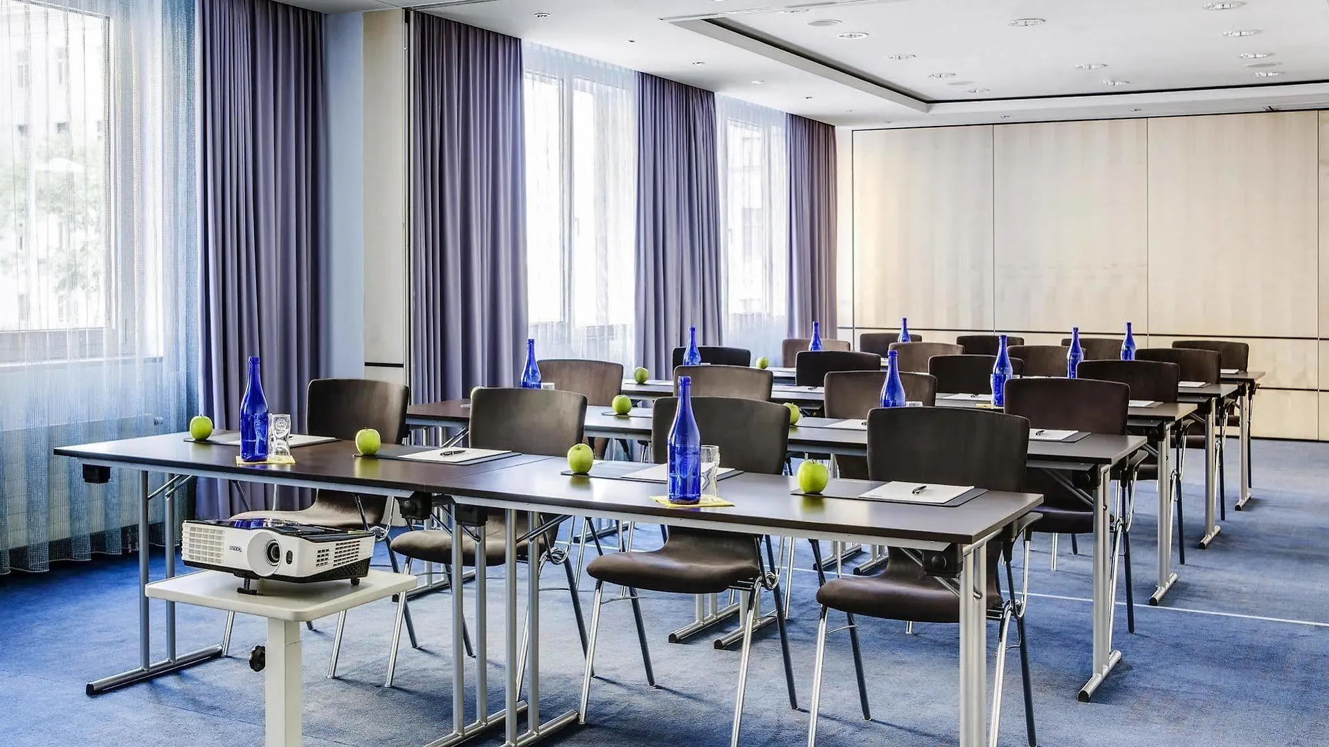 Intercityhotel Wien Otel Viyana